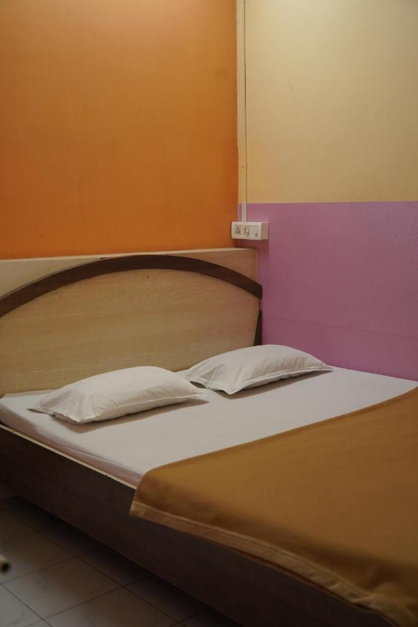 Hotel Rajesh Kolhapur Exterior foto