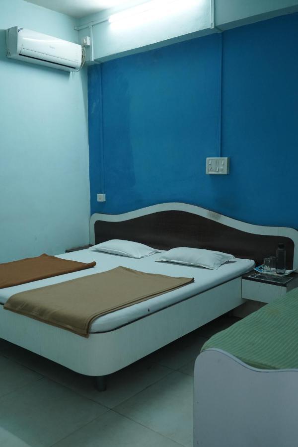 Hotel Rajesh Kolhapur Exterior foto